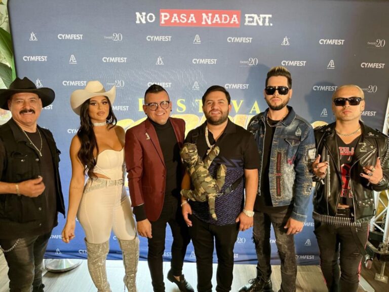 PR, PUBLICISTA: TONY ESTRADA (TONY ROCKS) CON PARTE DEL ELENCO CORRIDOS Y MAMALONAS