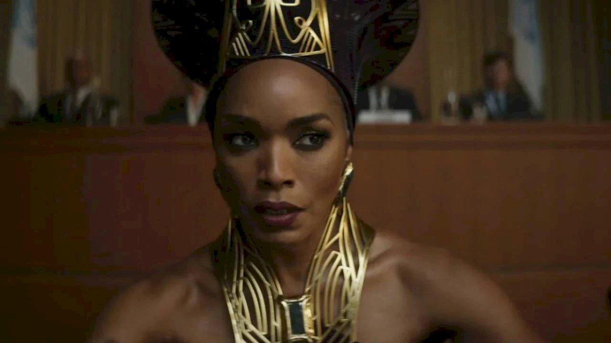 “te-arrepentiras”:-la-advertencia-de-angela-bassett-al-director-de-‘black-panther:-wakanda-forever’