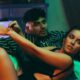 alvaro-diaz-y-sen-senra-pasan-una-noche-de-locos-en-el-videoclip-de-‘1000-canciones’