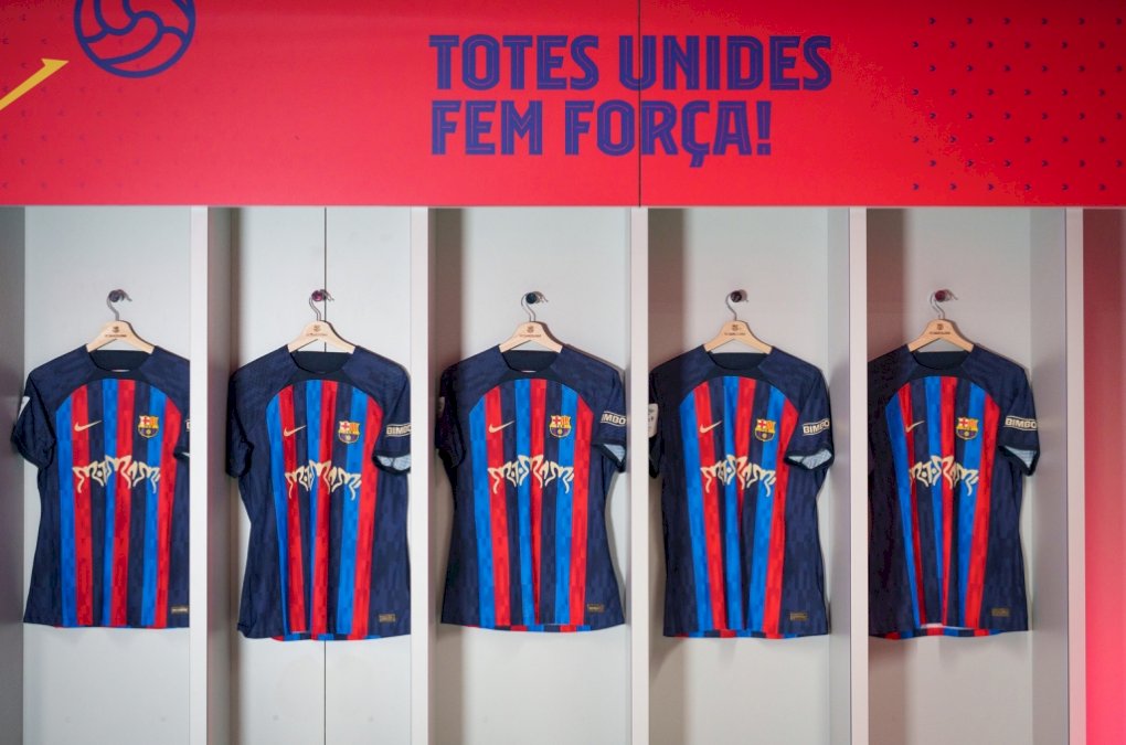 camisetas-del-fc-barcelona-para-el-clasico-llevaran-logo-de-‘motomami’-de rosalia