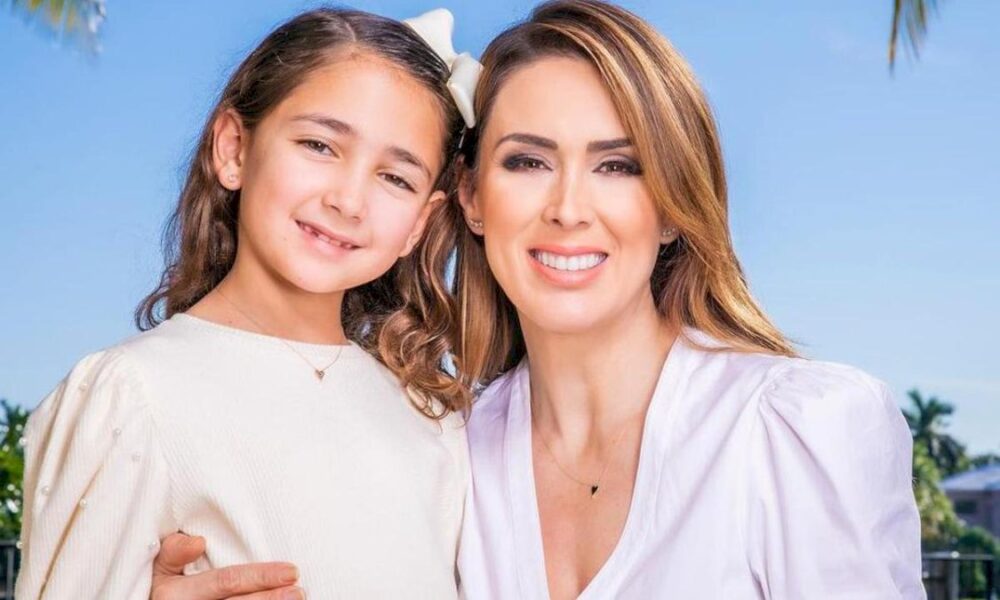 jacky-bracamontes-celebra-los-10-anos-de-su-primogenita-con-una-mencion-especial-a-su-hermanito