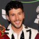 sebastian-yatra-recibe-su-latin-grammy-y-se-lo-dedica-con-mucho-carino-a-su-abuelo