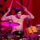 travis-barker-grabo-tres-nuevas-canciones-de-blink-182-con-el-dedo-roto