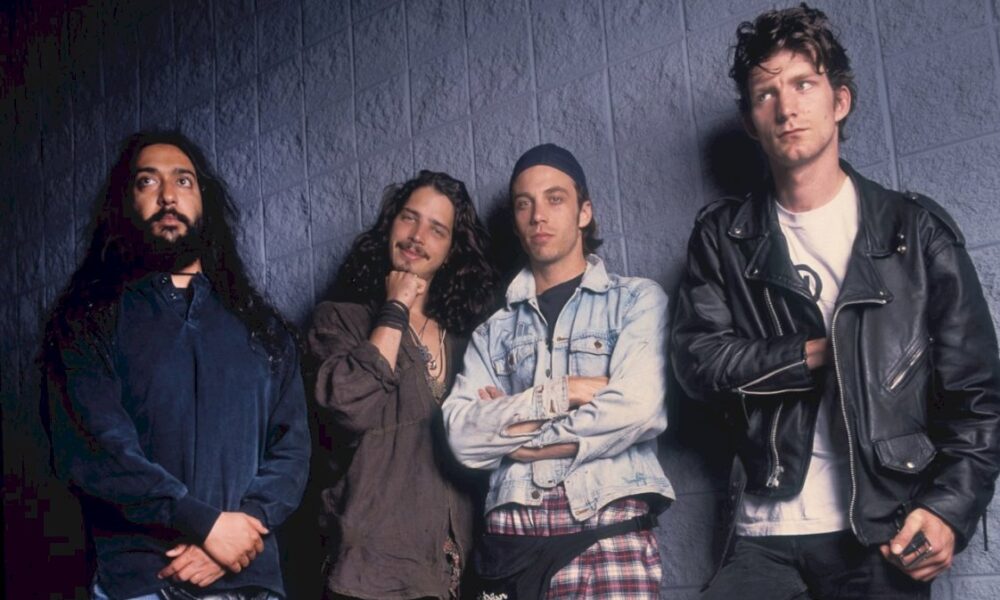 soundgarden-y-vicky-cornell-resuelven-sus-disputas-legales,-allanando-el-camino-para-nueva-musica