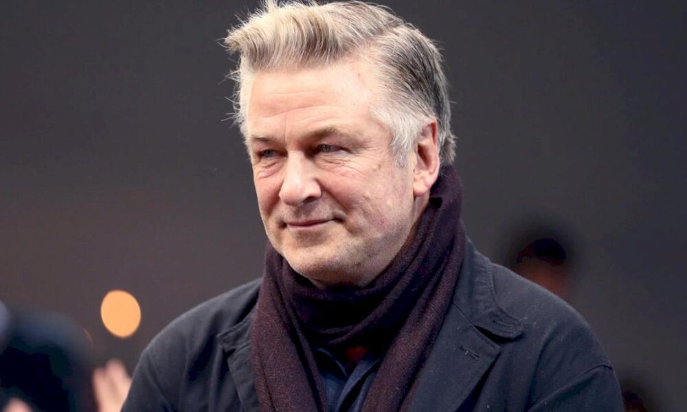 retiran-los-cargos-de-homicidio-involuntario-en-contra-de-alec-baldwin