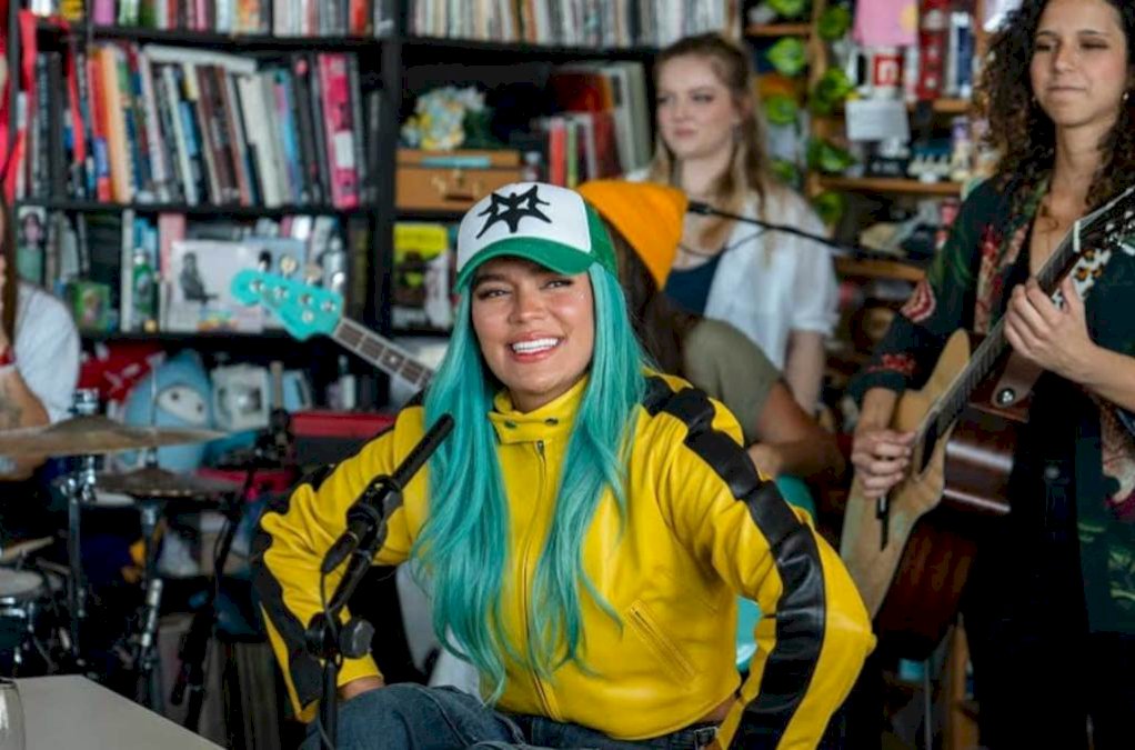 mira-a-karol-g-cantar-exitos-de-‘manana-sera-bonito’-en-nuevo-‘tiny-desk concert’-de npr