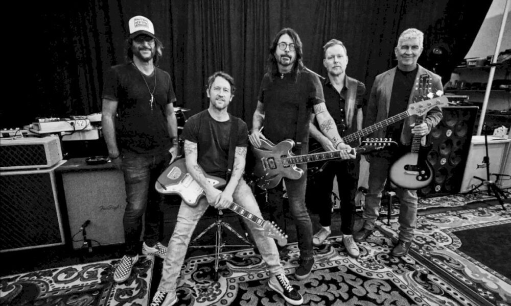 foo-fighters-sobrelleva-el-duelo-con-su-nuevo-album-but-here-we-are