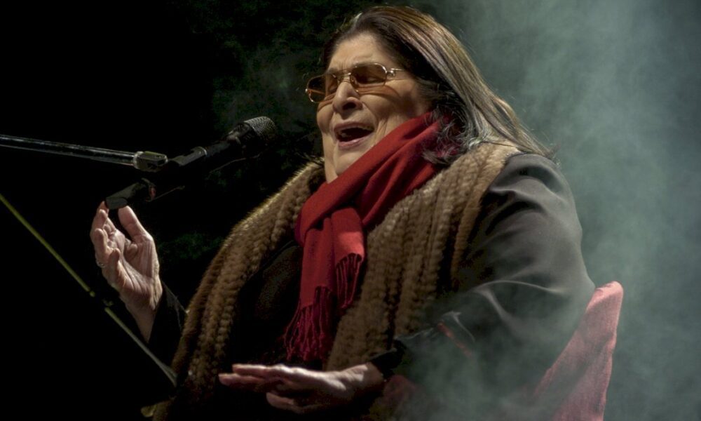 mercedes-sosa-llego-al-festival-tomorrowland:-escucha-el-remix-de-«gracias-a-la-vida»-que-sono-en-belgica