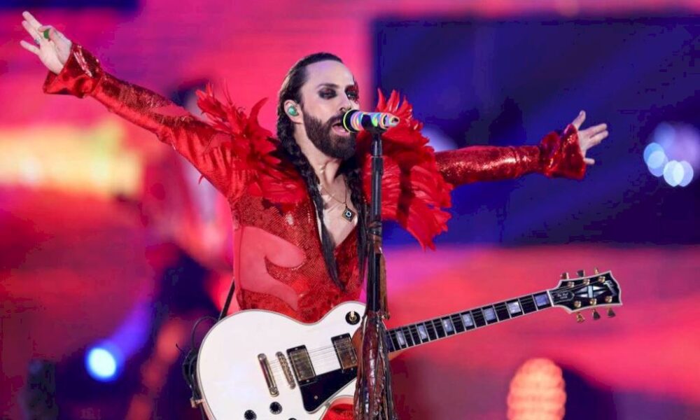 jay-de-la-cueva-dice-adios-a-moderatto-despues-de-24 anos