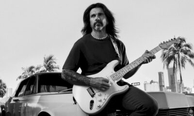 juanes-recibe-su-guitarra-fender-y-otros-momentos-inspiradores-en-la-musica latina