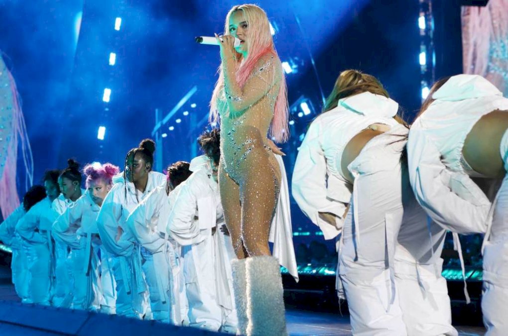 karol-g-brilla-en-vivo:-los-10-momentos-mas-bonitos-de-su-show-en-el-metlife stadium