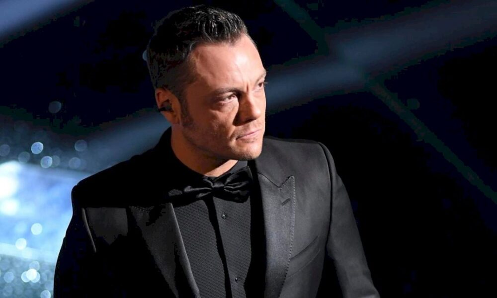 tiziano-ferro-habla-del-duro-proceso-que-vive-tras-su-divorcio:-‘no-puedo-salir-de-california-con-mis-hijos’