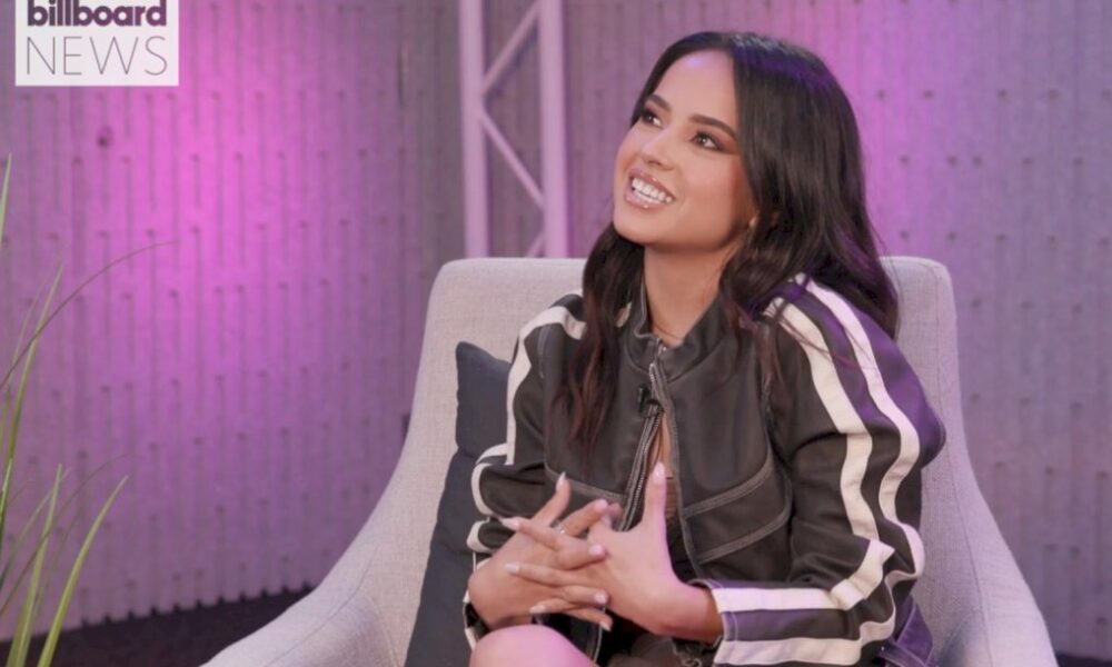 becky-g-habla-de-‘esquinas’:-el-viaje-de-una-orgullosa-‘200-percenter’-al-corazon-de-la-musica mexicana