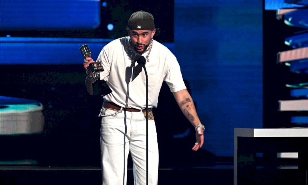 bad-bunny-presenta-vigorizante-popurri-en-los-premios-billboard-de-la-musica-latina 2023