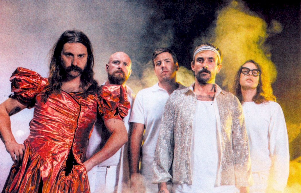 idles-quiere-contagiar-de-amor-al-mundo-con-tangk,-su-proximo-album