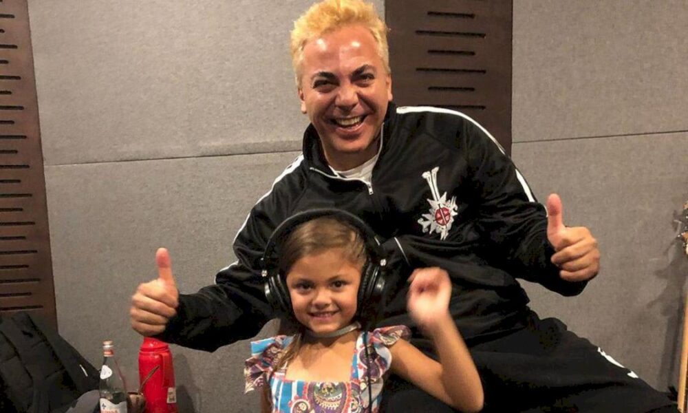 la-hija-de-cristian-castro-se-muestra-como-la-fan-#1-de-su-padre:-‘hoy-lanza-su-segundo-disco-mi-papi’