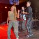 shakira-sorprende-a-carlos-vives-en-show-en-miami:-miralos aqui