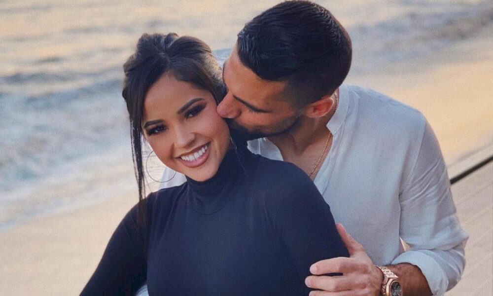 nuevos-reportes-aseguran-que-becky-g-y-sebastian-lletget-si-estan-juntos