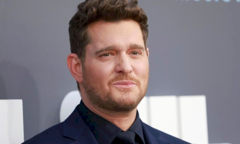 michael-buble-sobre-la-enfermedad-que-sufrio-su-hijo:-‘revoluciono-mi-vida…-fue-un-mazazo’