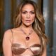 jennifer-lopez-se-casa-en-adelanto-de-video-de-‘can’t-get-enough’,-pero-no-con-ben affleck