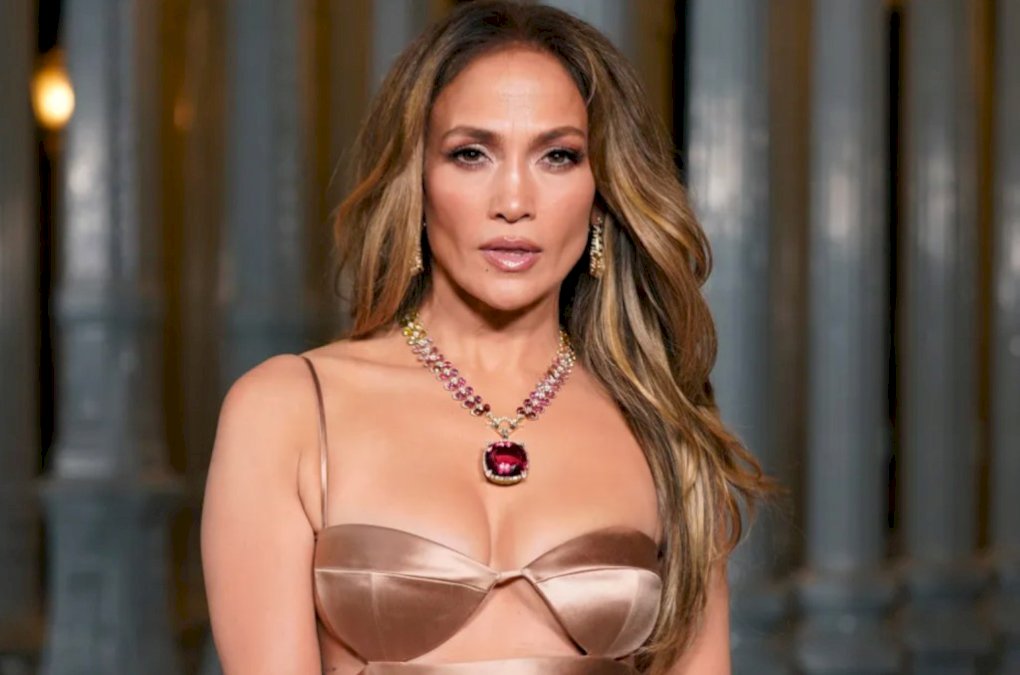 jennifer-lopez-se-casa-en-adelanto-de-video-de-‘can’t-get-enough’,-pero-no-con-ben affleck