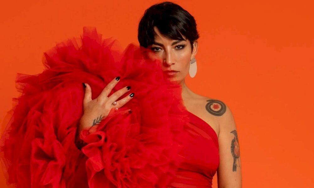 ana-tijoux-presenta-vida,-su-primer-album-musical-en-una-decada