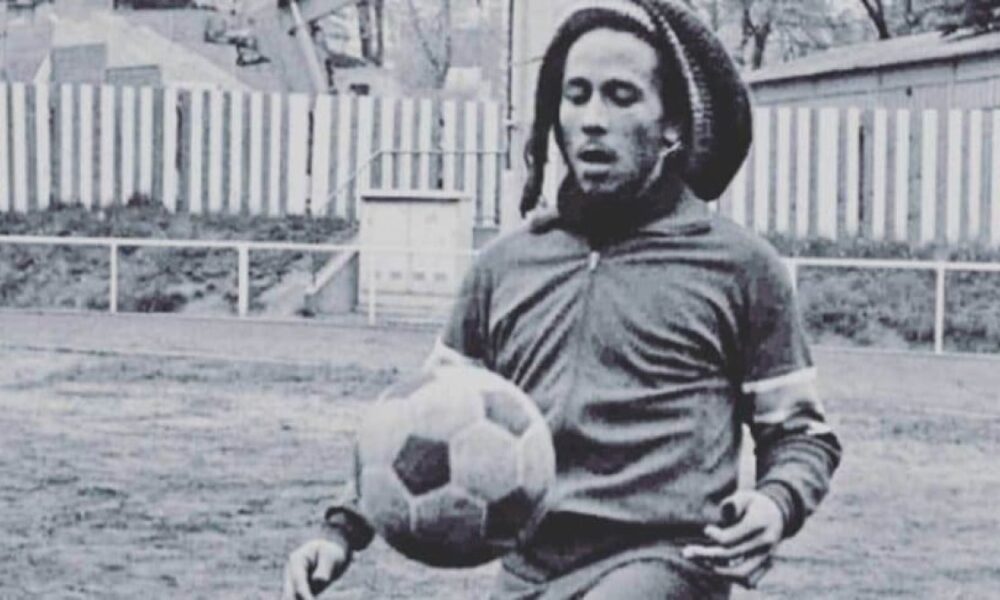 one-love:-la-sorprendente-conexion-futbolera-entre-bob-marley-y…-un-argentino-campeon-del-mundo