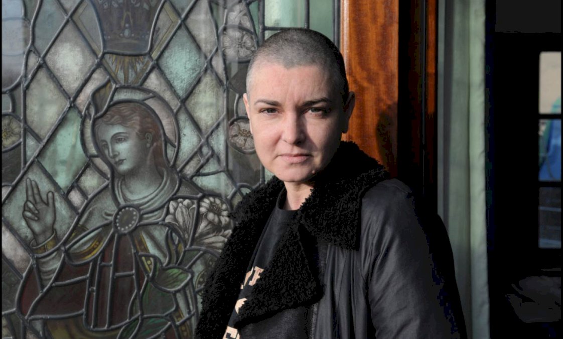 patrimonio-de-sinead-o’connor-exige-a-trump-dejar-de-usar-la-musica-de-la-artista