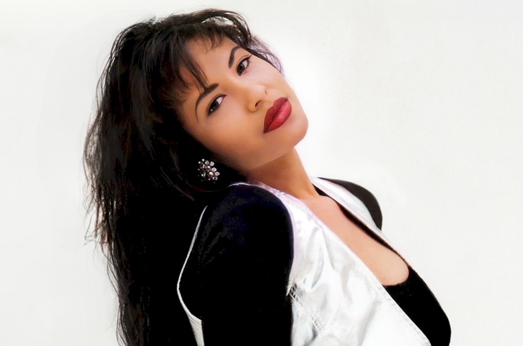 hermana-de-selena,-suzette-quintanilla,-reflexiona-sobre-30-anos-de-‘amor-prohibido’:-‘es-loco-pero genial’