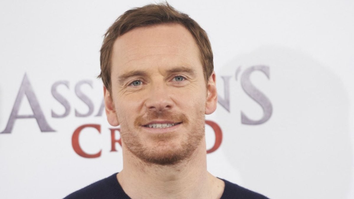 michael-fassbender-confirmo-que-esta-zona-del-norte-de-espana-era-su-“region-favorita”:-llego-en-un-vuelo-turista-y-perdio-el-pasaporte