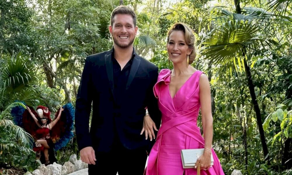 michael-buble-sorprende-hablando-en-espanol-en-los-premios-platino-xcaret-2024