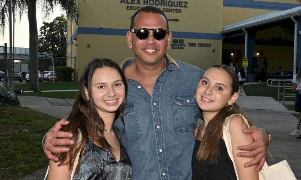 la-emotiva-reaccion-de-alex-rodriguez-ante-la-sorpresiva-visita-de-su-hija-natasha-en-los-playoffs-de-la-nba-en-texas