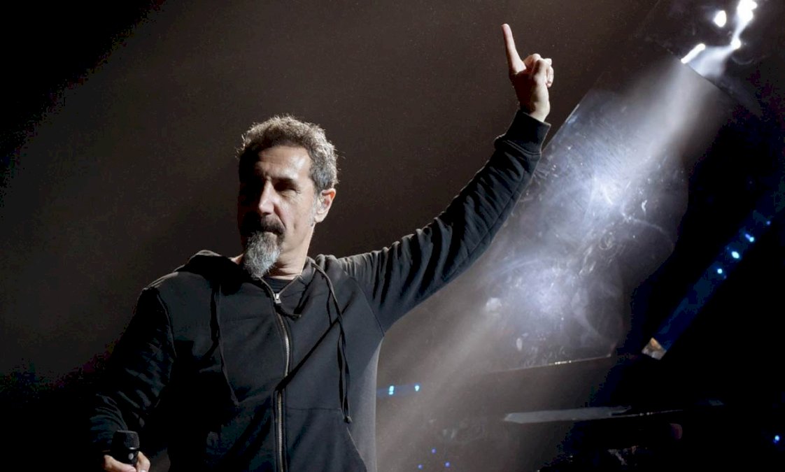 serj-tankian-se-pronuncio-frente-a-la-actuacion-de-imagine-dragons-en-azerbaiyan