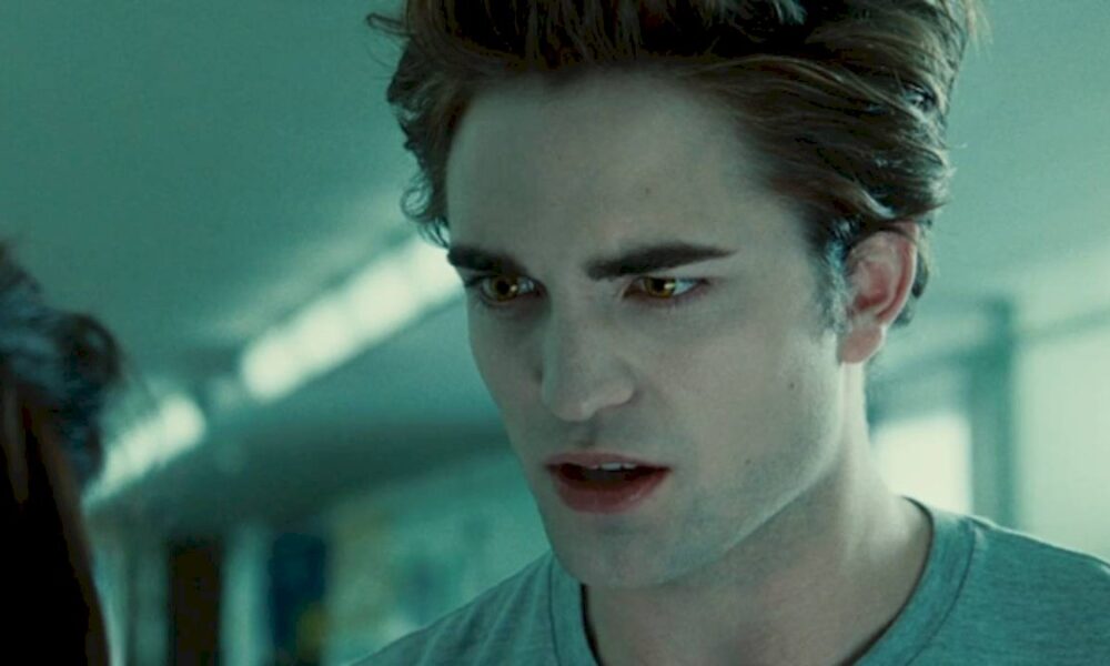 “salia-de-maquillaje-muy-cabreado-y-enfadado”:-asi-reacciono-robert-pattinson-al-brillo-de-los-vampiros-en-‘crepusculo’