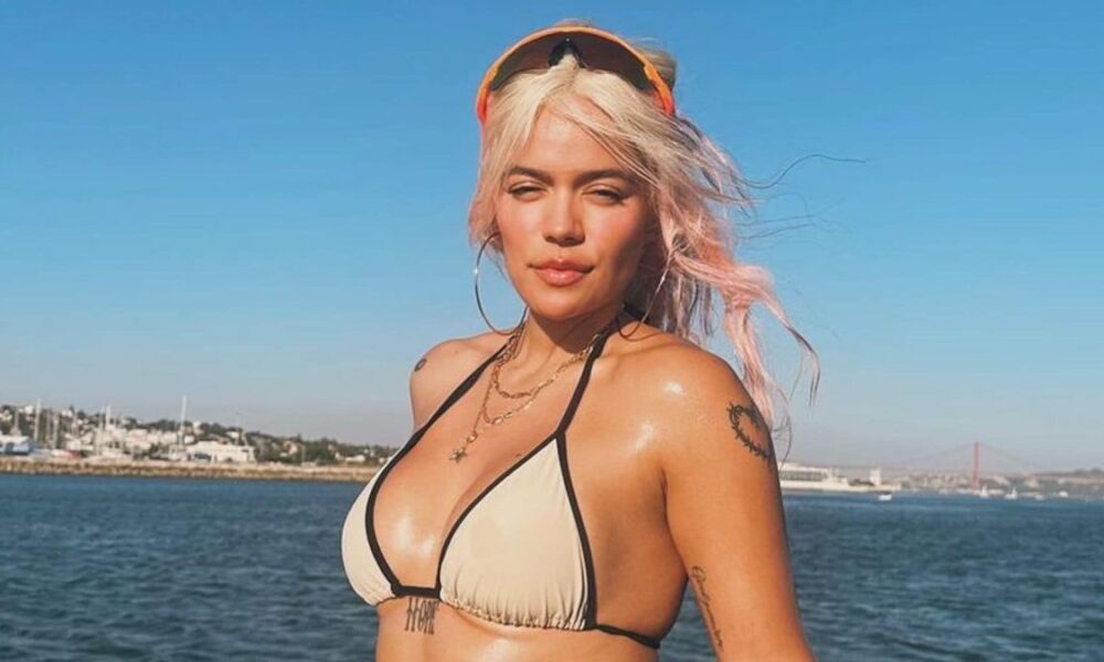 karol-g-sube-la-temperatura-en-bikini-desde-portugal