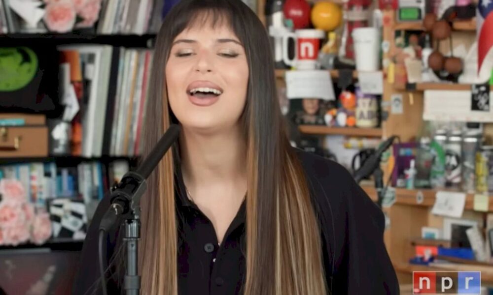 nathy-peluso-ofrece-poderoso-actuacion-en-‘tiny-desk’-de-npr: mirala