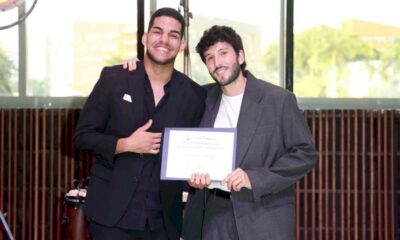 sebastian-yatra-otorga-beca-de-la-fundacion-latin-grammy-y-mas-momentos inspiradores