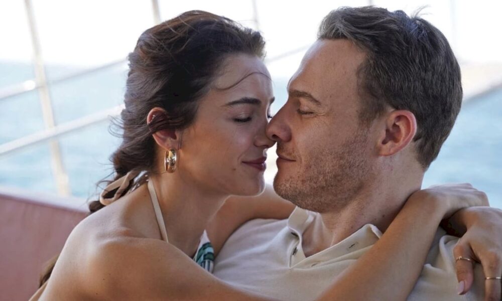 kerem-bursin-vuelve-a-la-television-espanola:-la-serie-turca-perfecta-para-los-amantes-de-‘love-is-in-the-air’-llega-a-divinity