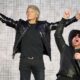 bon-jovi-sorprende-en-concierto-de-pitbull-y-mas-momentos-inspiradores-en-la-musica latina