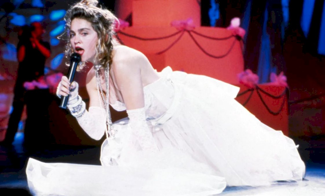 hace-40-anos-madonna-se-vistio-de-novia-y-cambio-el-curso-del-pop