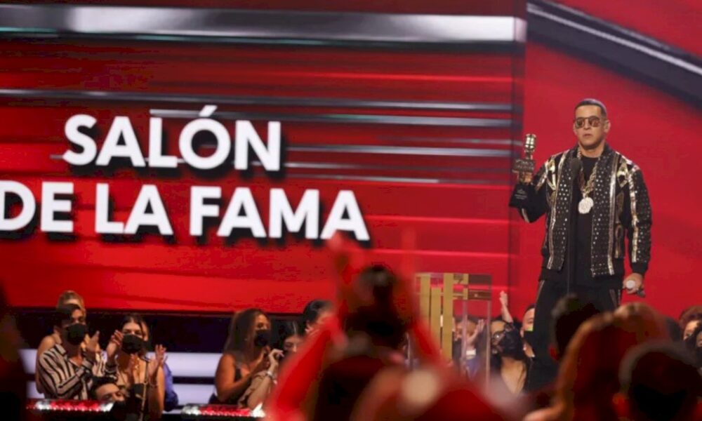 todos-los-ganadores-del-premio-billboard-salon-de-la-fama,-ano por ano