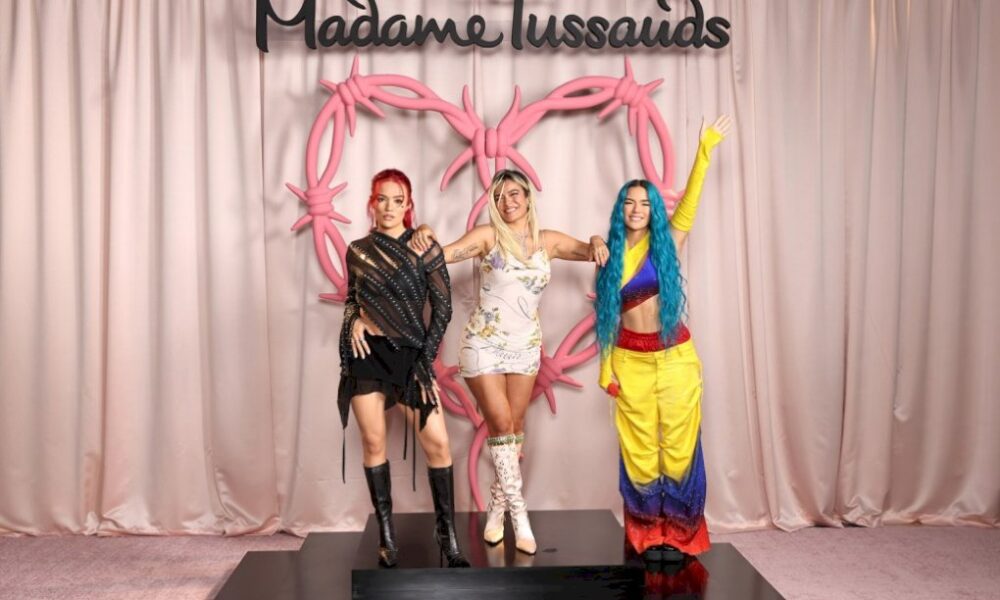 karol-g-recibe-dos-figuras-de-cera-de-madame-tussauds:-“¡wow,-que-impresionante!”