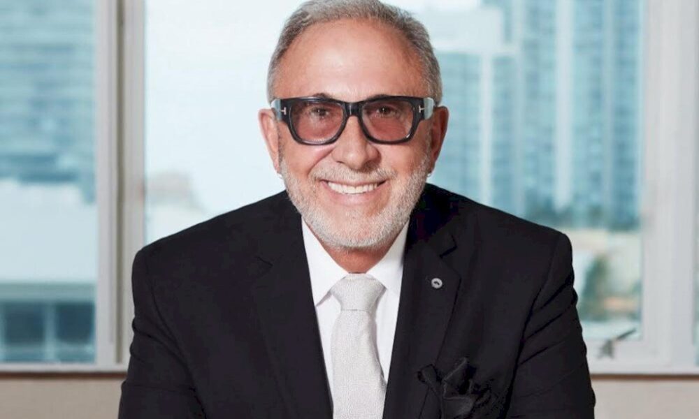 emilio-estefan-sobre-la-musica-que-creo-para-miss-universo-2024:-‘tiene-un-sabor-de-mexico-y-de-todos-los-paises-del mundo’