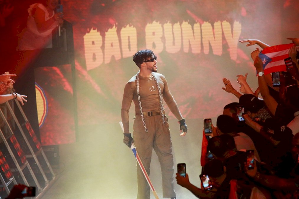 como-estrellas-de-bad-bunny-a-travis-scott-se-volvieron-figuras-habituales-de-la wwe